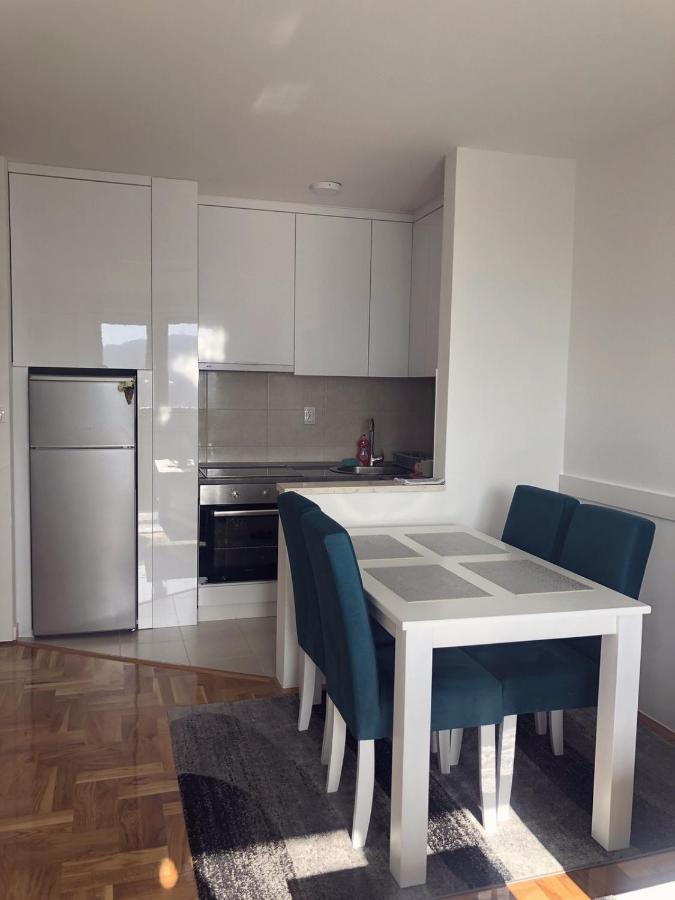 Apartman Victoria Lukavica Zewnętrze zdjęcie