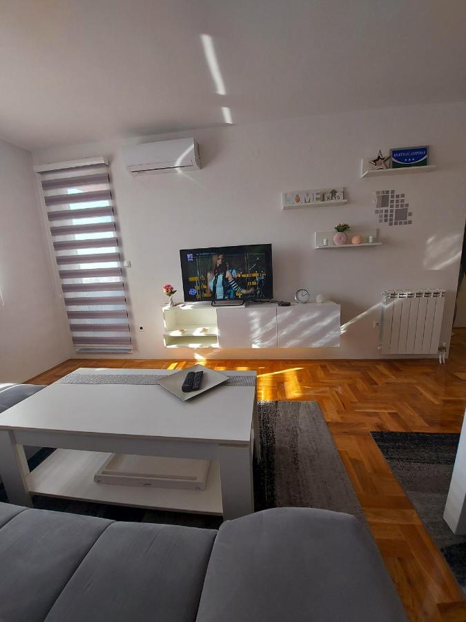 Apartman Victoria Lukavica Zewnętrze zdjęcie