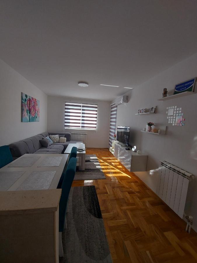 Apartman Victoria Lukavica Zewnętrze zdjęcie